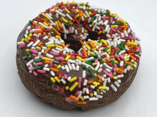 Cake chocolate w/ rainbow sprinkle